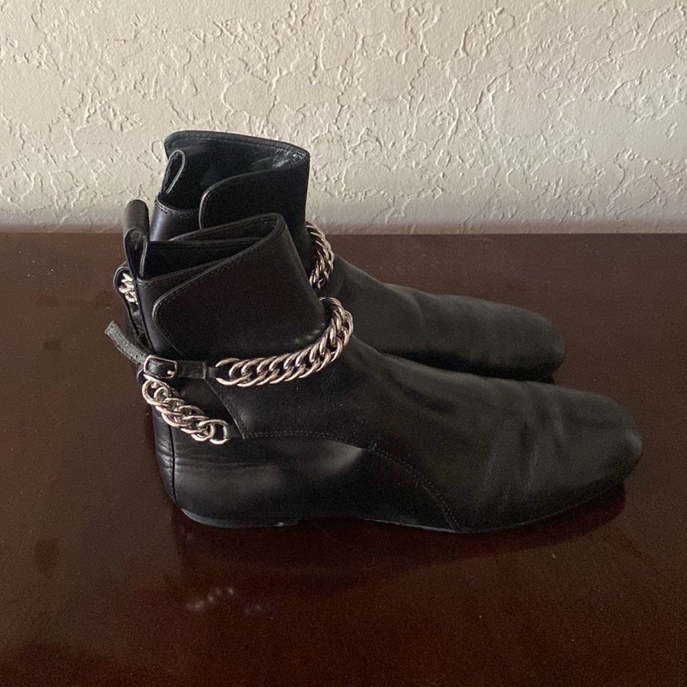 Alexander Wang Iggy ankle boots black
leather Rhodium chains 40.5/9-9.5 $795 - Picture 12 of 16